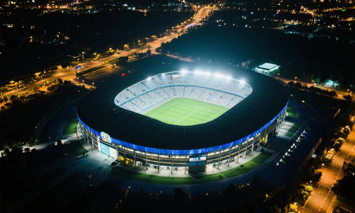 世界杯球场夜景与实时数据